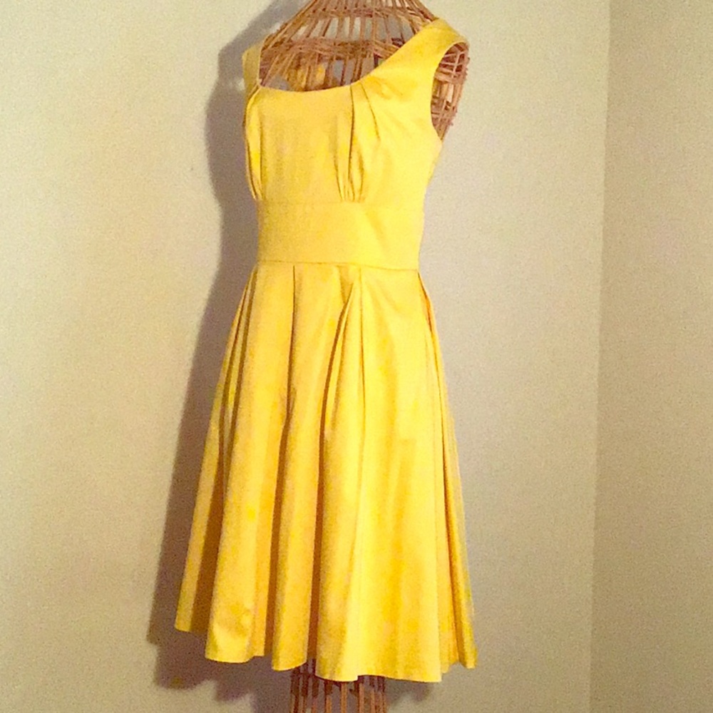 The bright sunshine dress by Calvin Klein💋👗🌺